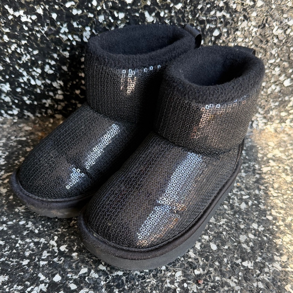 EUC UGG CLASSIC MINI MIRROR BALL BOOTS - Toddler US Size 9